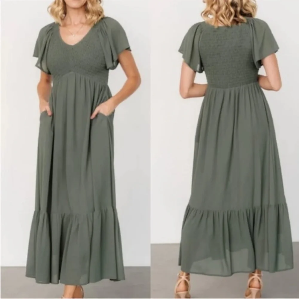 Baltic Born Lovell Smocked Midi Dress in Sage Green
Size Small - Picture 1 of 4